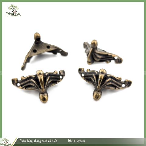 Chân đồng phong cách cổ điển