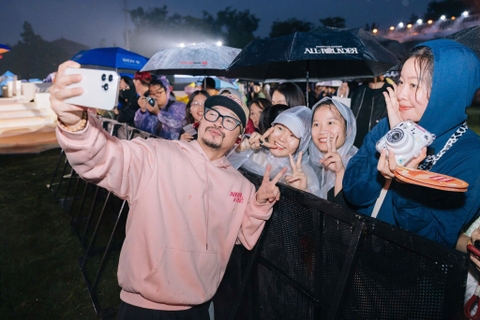 Áo Hoodie Nhà Trẻ