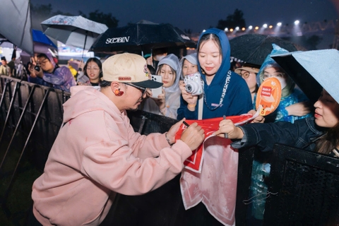 Áo Hoodie Nhà Trẻ