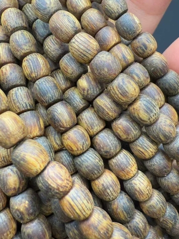 Trầm hương Kỳ Hải Nam dính tay có phải nấu dầu? Sự thật cần biết