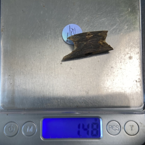 Miếng Trầm Hương Kỳ Hải Nam chất dầu đỏ cận chìm – Bỏ ví, xông đốt, chơi cảnh, quà tặng , 1-2gram 103-01 - Bách Tín Trầm Hương