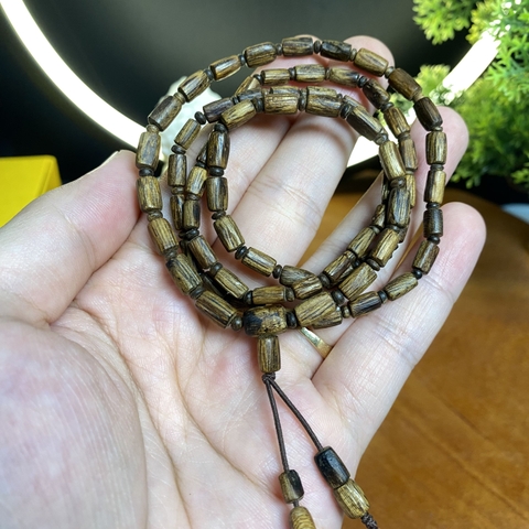 Vòng chuỗi dài trầm hương Rừng tự nhiên Indo Tarakan đeo tay cuốn 4 vòng 3-4li thơm thanh ngọt sâu 058-04