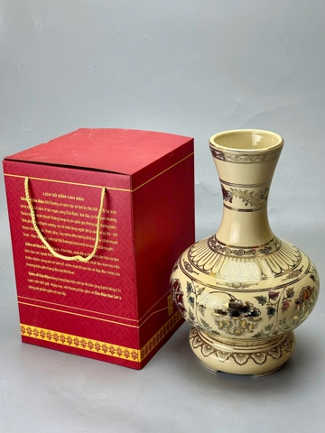 Bình Cúc Quân Tử hoạ tiết hoa mẫu đơn vẽ vàng 24k