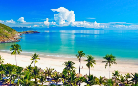 TOP 10 BEAUTIFUL BEACHES IN VIETNAM