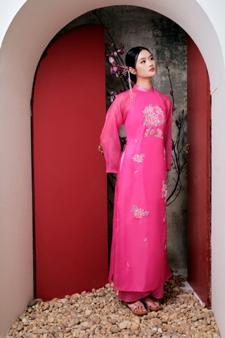 Áo dài hồng tô nương