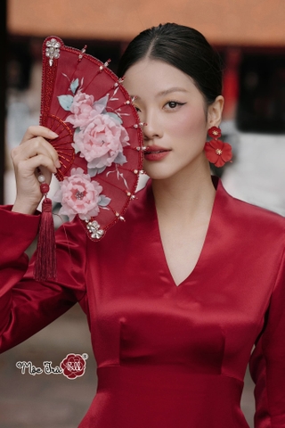 Quạt thêu đính thủ công