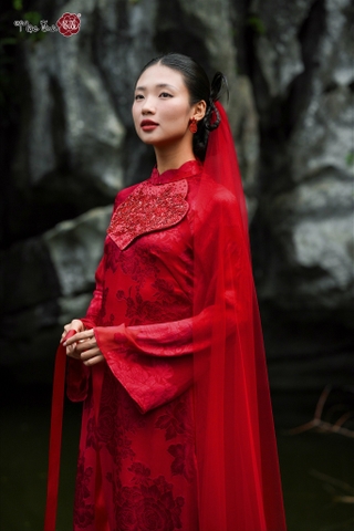 Áo dài Hồng Liên