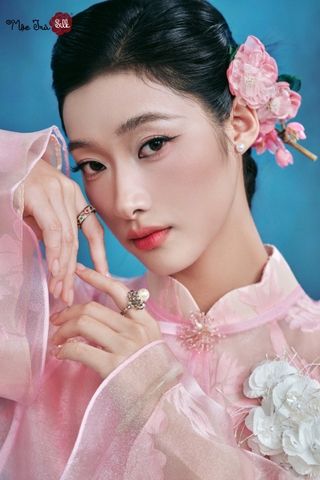 Dây Vũ Hoa Phấn cài áo