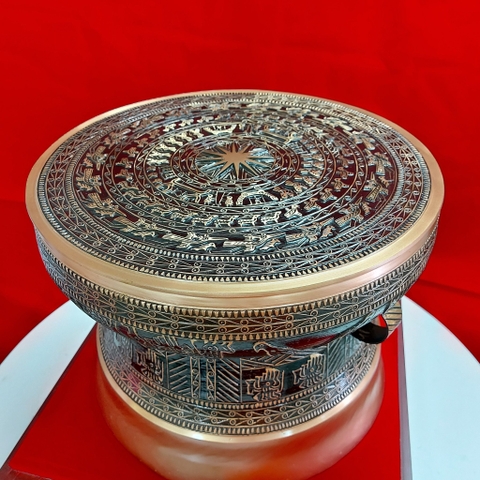 Trống Đồng Lưu Niệm Kích Thước Lớn - Món Quà Biểu Tượng Văn Hóa Và Phong Thủy