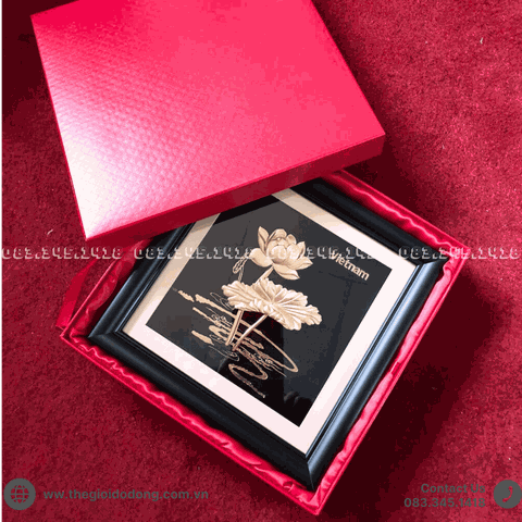 Tranh Hoa sen dát vàng 24K