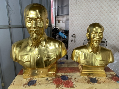 Tượng Bác Hồ bán thân bằng đồng đỏ mạ vàng 24K