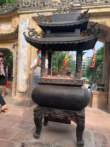 Dịch Vụ Đúc Lư Hương Bằng Đồng Đỏ Theo Yêu Cầu