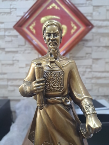 Tượng Trần Hưng Đạo Bằng Đồng