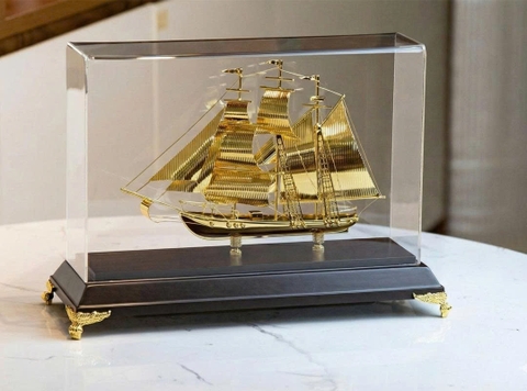 Mô Hình Thuyền Buồm Mạ Vàng 24k