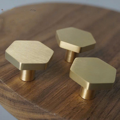 Núm tủ đồng thau hình ngũ giác HEXAGON