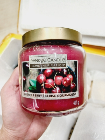 Hũ nến Yankee Candy mùi Cherry và winter pine 425g(đỏ,xanh)