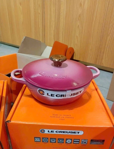 Nồi gang sâu lòng Le Creuset La Marmite Marmite Berry 22cm 2.6L - Hồng dâu.