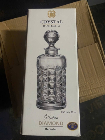 Bình đựng rượu pha lê Bohemia Diamond 650ml.