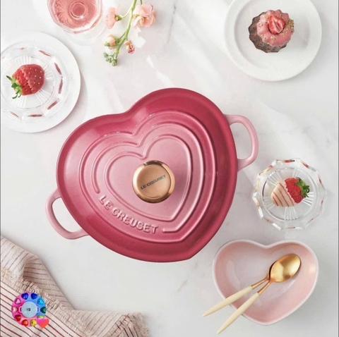 Nồi gang tráng men trái tim Le Creuset 20cm  Berry