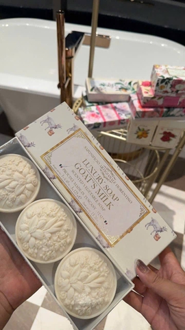 Hộp 3 bánh xà phòng Luxury Soap Goat's Milk từ thương hiệu nổi tiếng Ý Saponificio Artigianale Fiorentino (3×125g)