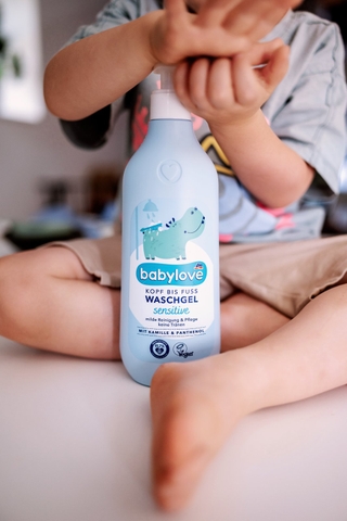 Bọt tắm Babylove sensitiv (500ml)