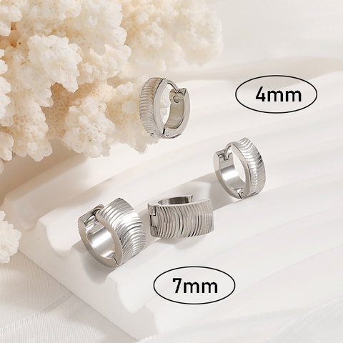 Bông tai Titan - TB005 - Khoen tròn khắc máy 7mm