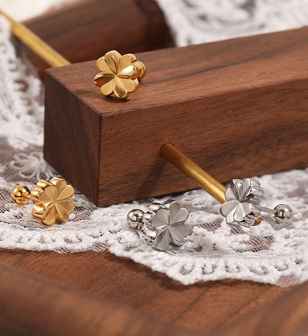 Bông tai Titan  - TB241 - cỏ 4 lá may mắn đít vặn tròn