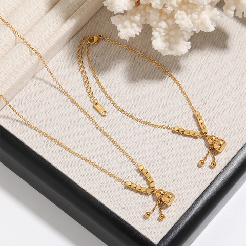 Lắc chân Titan - TA677 - hồ lô cách điệu hạt vuông