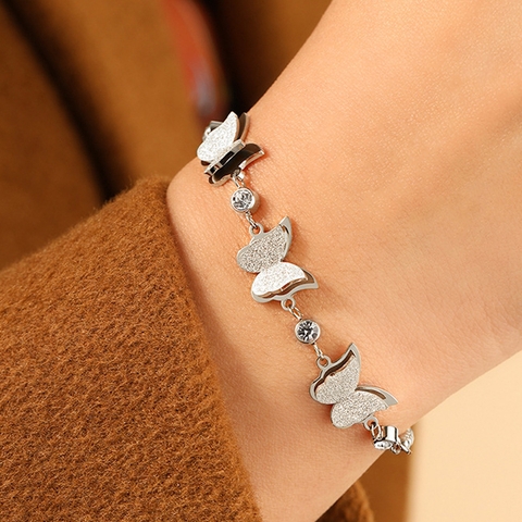 Lắc tay Titan - TA089 - con bướm dây rút