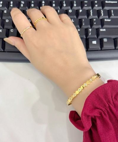 Vòng tay Titan - TV124 - Họa tiết lục giác đính kim