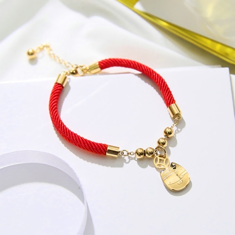 Vòng lắc tay Titan - TA134 - chỉ đỏ mèo thần tài may mắn