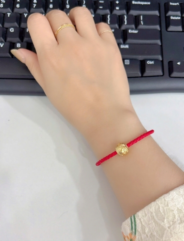 Vòng tay titan - TV138 - dây đỏ kim tiền may mắn