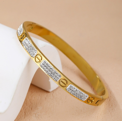 Vòng tay Titan - TV222 - vòng Cartier đính đá bảng 6mm form elip có khóa