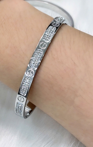 Vòng tay Titan - TV222 - vòng Cartier đính đá bảng 6mm form elip có khóa