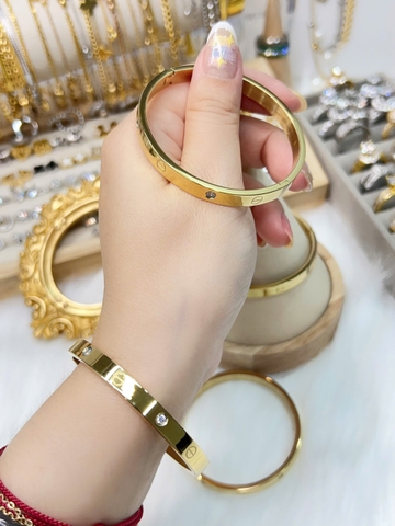 Vòng tay Titan - TV2223 - vòng Cartier đính đá form tròn ni 52 có khóa