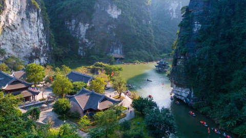 Tuyệt Tịnh Cốc - Thung Nham - Bái Đính - Tràng An 2N1Đ