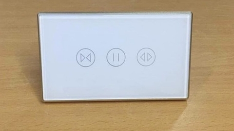 Điều khiển cửa cuốn mặt kính Wifi Trắng