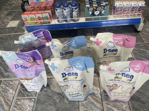 Nước giặt Dnee (1.4L) túi mix màu