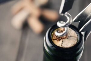 MÁCH BẠN: CÁCH BẢO QUẢN RƯỢU VANG SAU KHI MỞ NẮP?