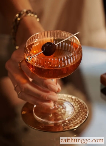 Hướng Dẫn Thưởng Thức Whisky: Từ Nhấm Nháp Đơn Giản Đến Cocktail