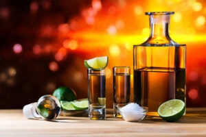 Rượu Tequila: Nguồn Gốc, Quy Trình, Các Uống, Các Loại