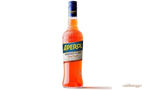 Aperol hé lộ thiết kế chai mới mang đậm phong cách Ý đương đại