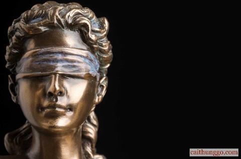 Niềm tin mù quáng: Eliza Dumais và nỗi ám ảnh với việc nếm rượu mù