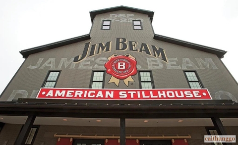 Jim Beam Tạm Ngừng Sản Xuất Năm 2026