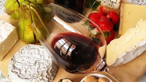 Kết hợp rượu vang Pháp và phô mát