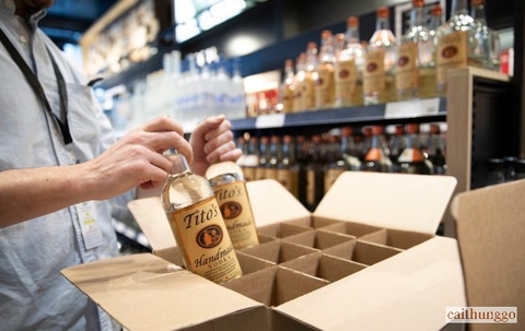 Xuất khẩu rượu mạnh Mỹ sang Canada sụt giảm kỷ lục