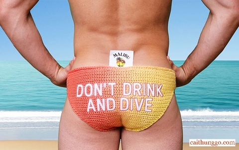 Tom Daley Tham Gia Chiến Dịch “Don’t Drink and Dive” Cùng Malibu Với Quần Bơi Đổi Màu