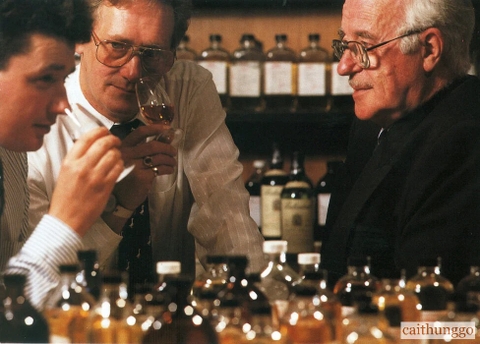 Sandy Hyslop: Hơn 4 Thập Kỷ Cống Hiến Cho Rượu Whisky Chính Hãng