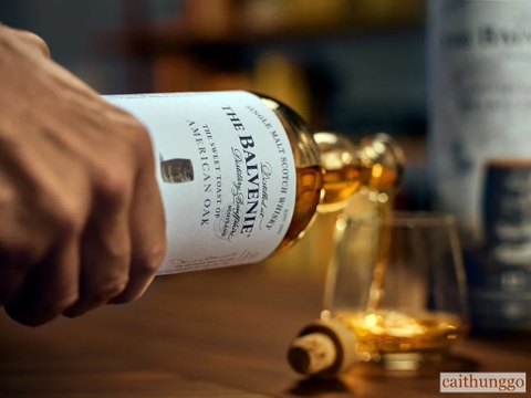 Khám Phá Balvenie Stories: Từ Hương Khói Peat Tinh Tế Đến Huyền Thoại A Day of Dark Barley