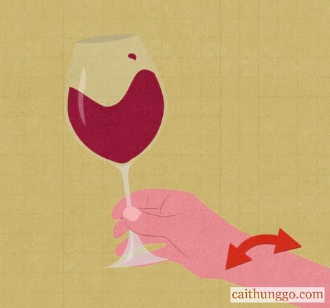 Tại Sao Chúng Ta Lắc Ly Rượu Vang?